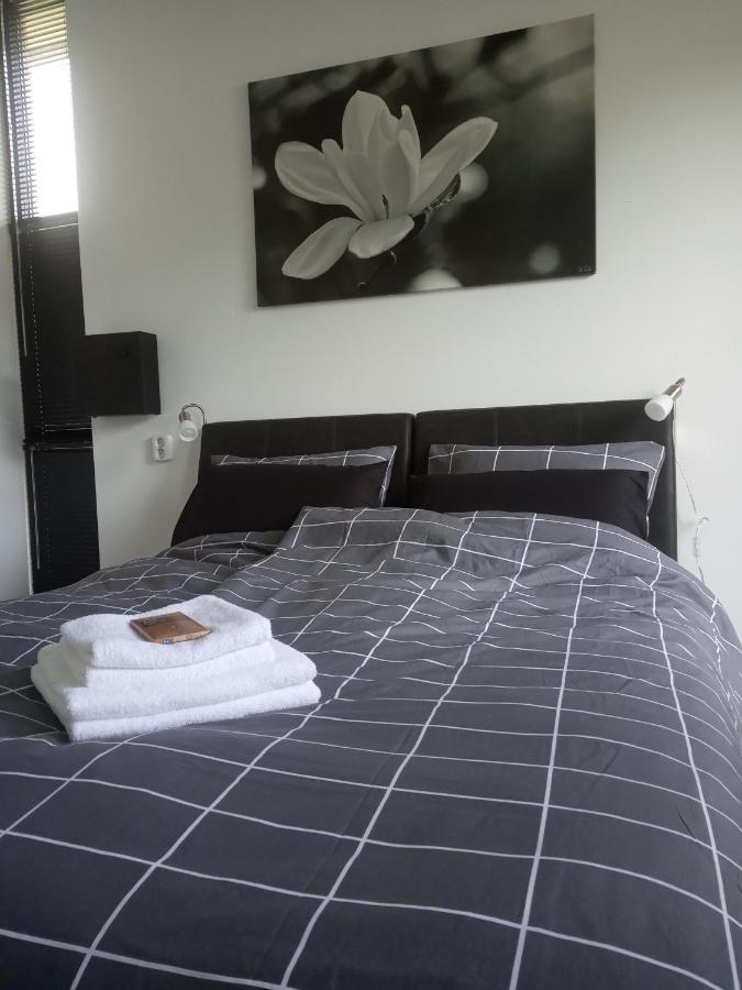 Bij Maus Bed and Breakfast Opeinde Exteriör bild